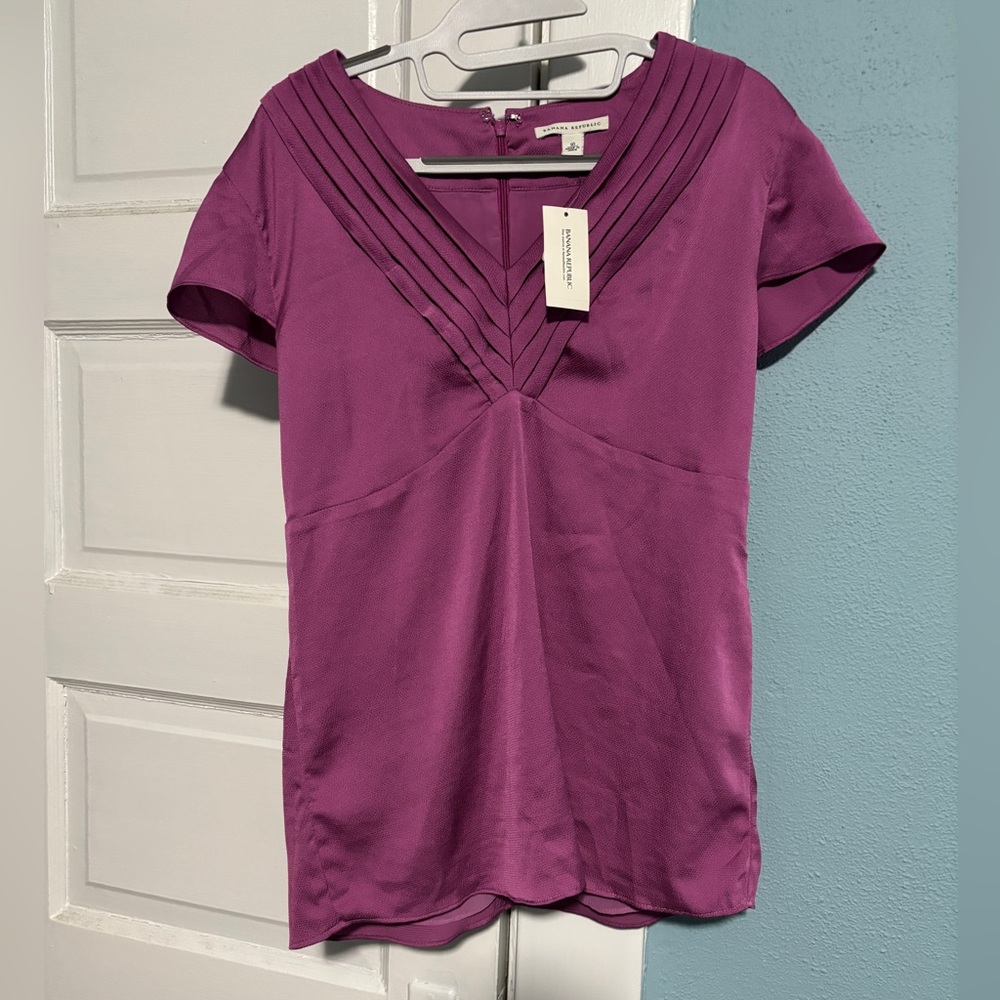 NWT Banana Republic Purple Zip Back Pleated Blouse